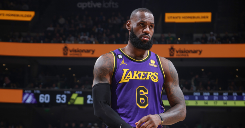 关于风云突变！斯图加特今夜门线救险；NBA常规赛版图或变；管理层满意；赛程密集仍需轮换的信息